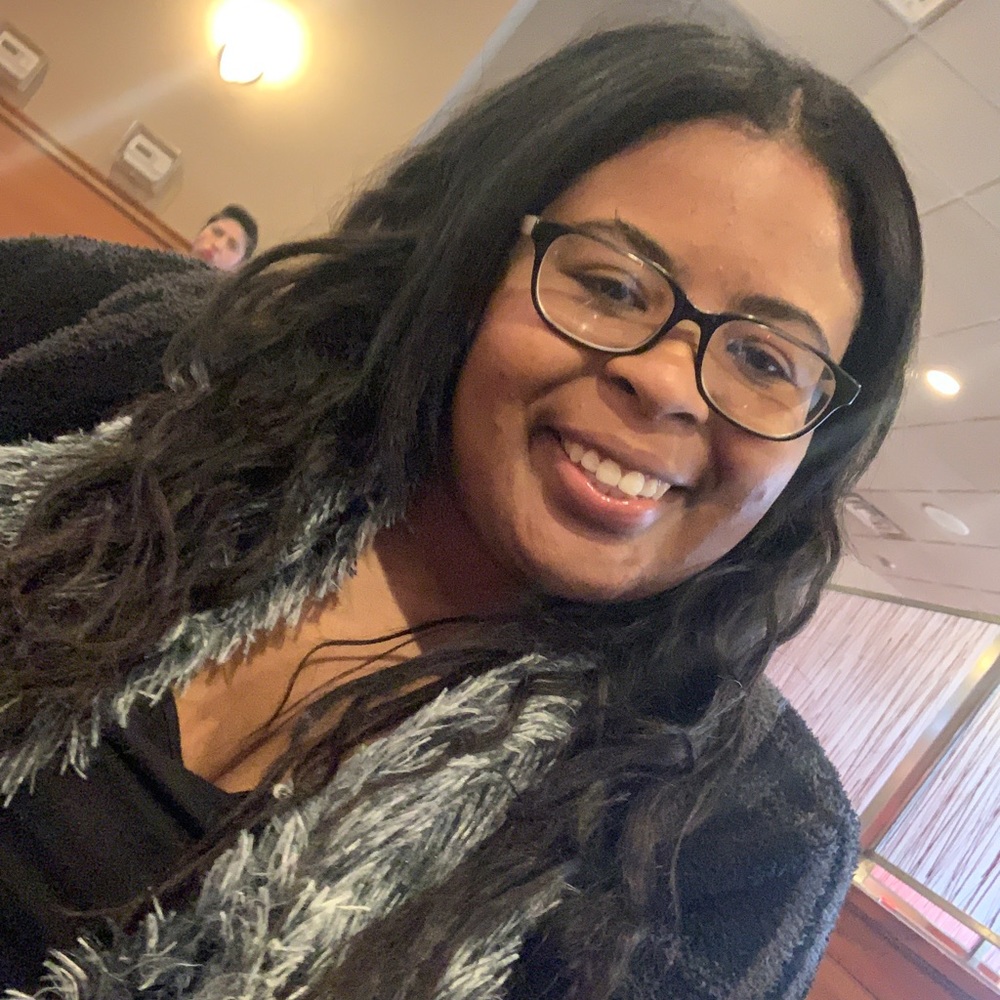 Meet your Posher, Mia